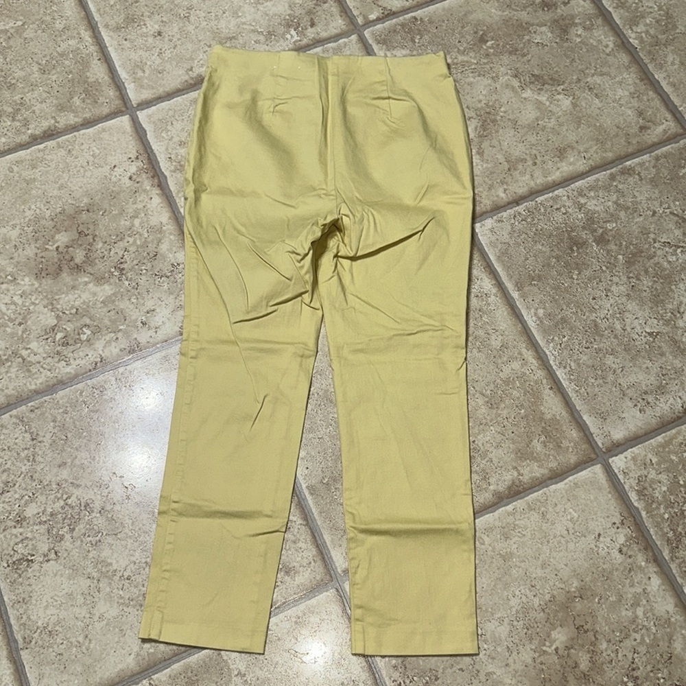 Charter Club Yellow Slim Fit Pull On Capris, Sz 10 - Picture 3 of 4